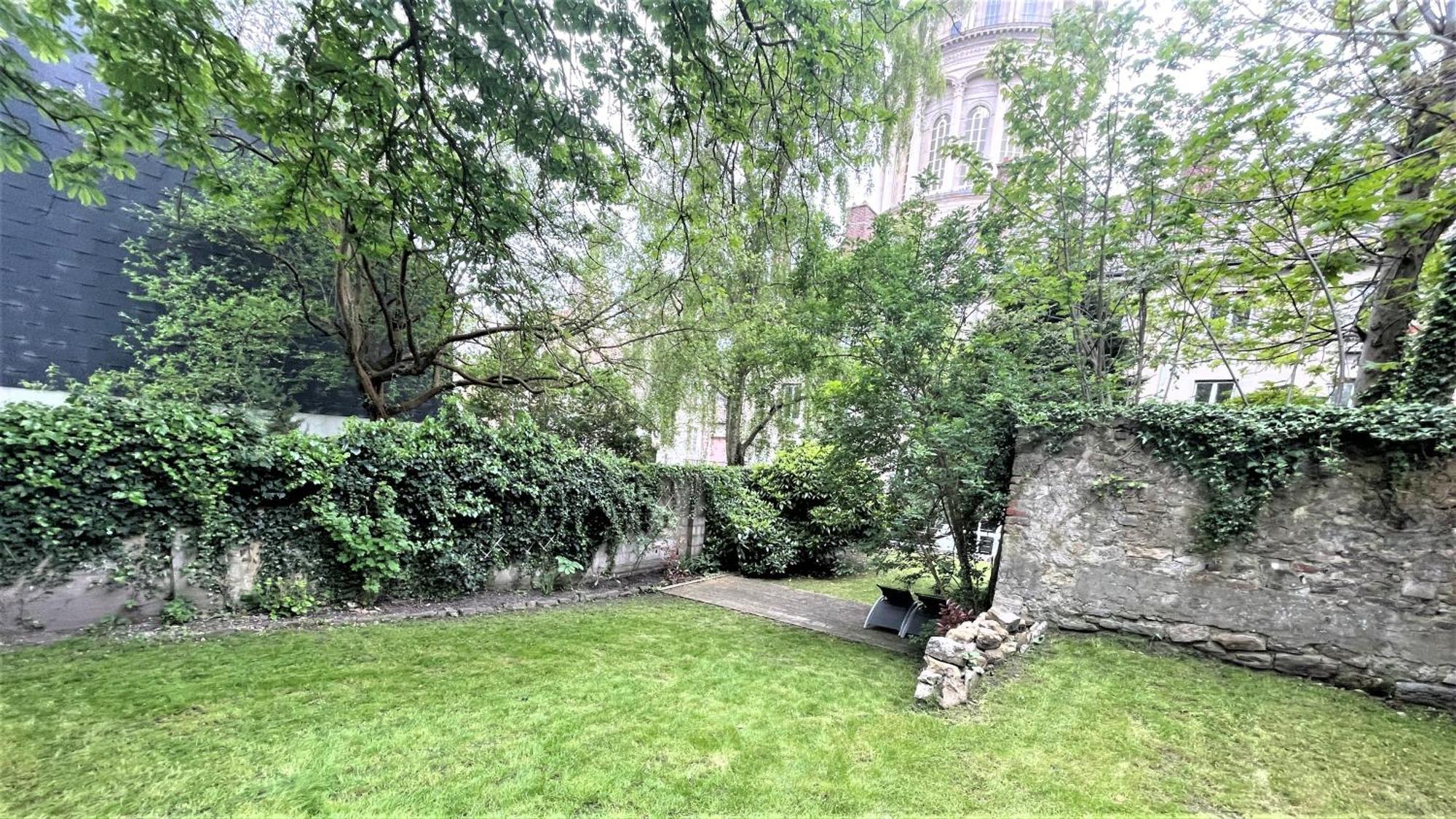 Au Jardin De La Basilique Daire Boulogne-sur-Mer Dış mekan fotoğraf
