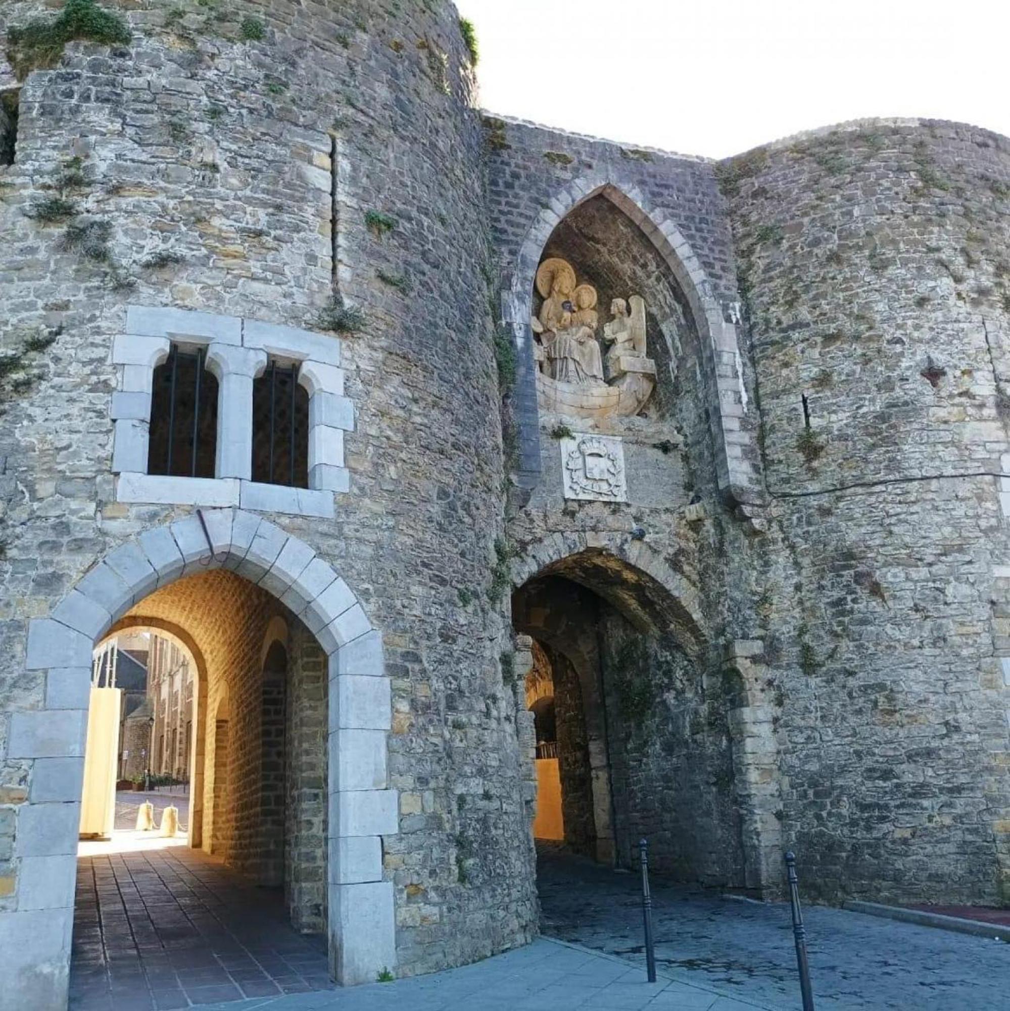 Au Jardin De La Basilique Daire Boulogne-sur-Mer Oda fotoğraf